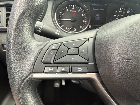 Used 2020 Nissan Rogue S FWD image 19