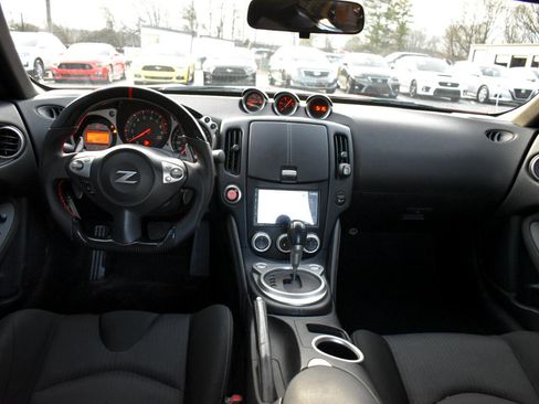 Used 2015 Nissan 370Z Coupe image 12