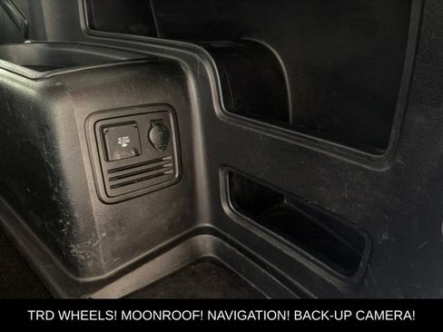 Used 2015 Toyota 4Runner Trail Premium AWD/4WD image 10
