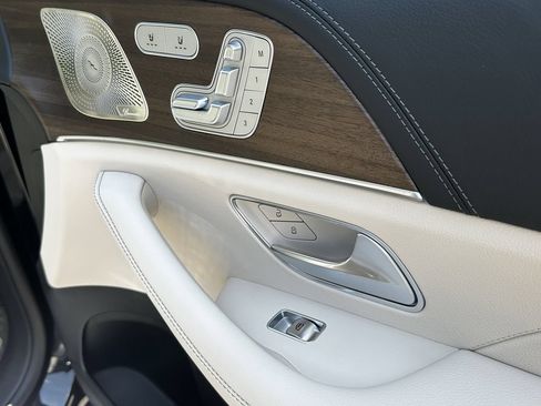 New 2026 Mercedes-Benz GLS 450 4MATIC image 16