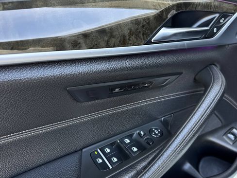 Used 2019 BMW 530i w/ Convenience Package RWD image 13