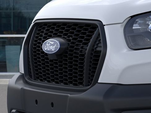 New 2026 Ford Transit 250 148 Medium Roof RWD image 19