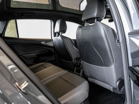 Used 2023 Volkswagen ID.4 Pro S image 38