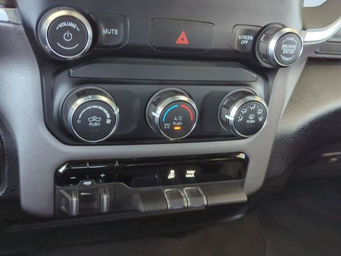 Used 2024 RAM 2500 Big Horn AWD/4WD image 25