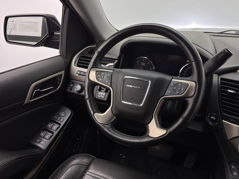 Used 2018 GMC Yukon Denali image 26