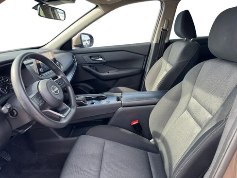 Used 2024 Nissan Rogue SV image 10