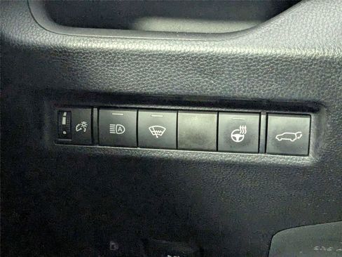 Used 2021 Toyota RAV4 XLE Premium AWD/4WD image 17