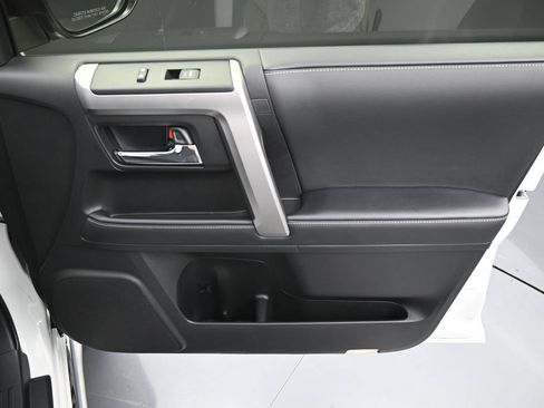Used 2024 Toyota 4Runner Limited AWD/4WD image 39