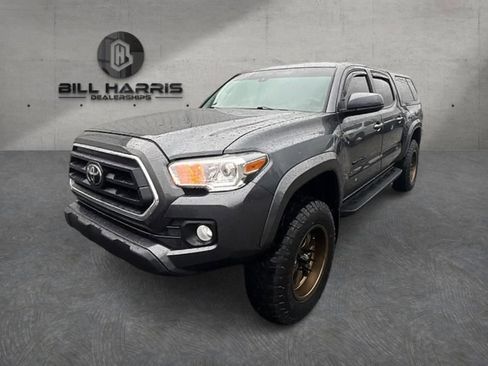 Used 2022 Toyota Tacoma SR5 AWD/4WD image 1