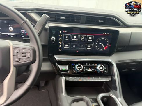 Used 2024 GMC Sierra 2500 Denali w/ Denali Reserve Package AWD/4WD image 18