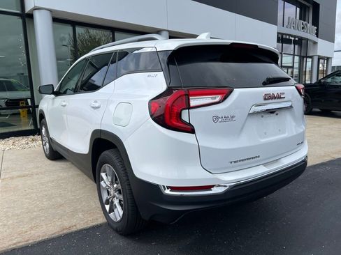 Used 2022 GMC Terrain SLT AWD/4WD image 4