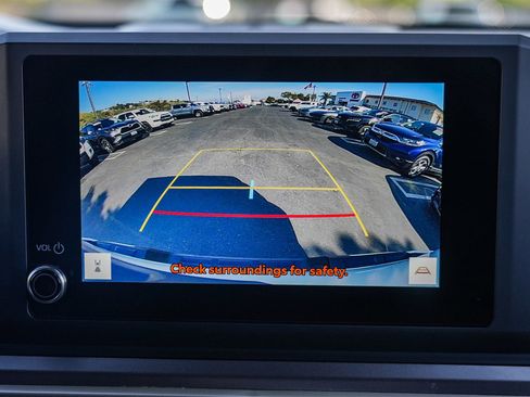 Certified 2024 Toyota Tacoma SR5 AWD/4WD image 24