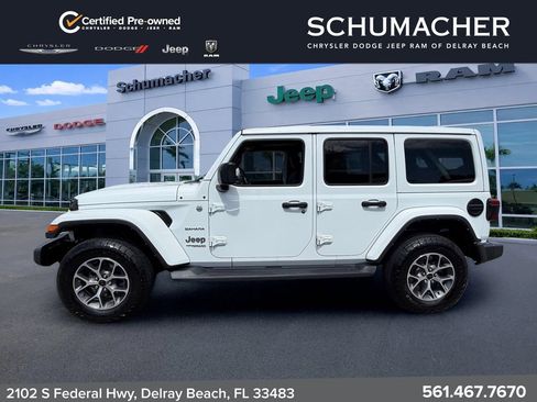 Certified 2022 Jeep Wrangler Unlimited Sahara w/ LED Lighting Group AWD/4WD image 4