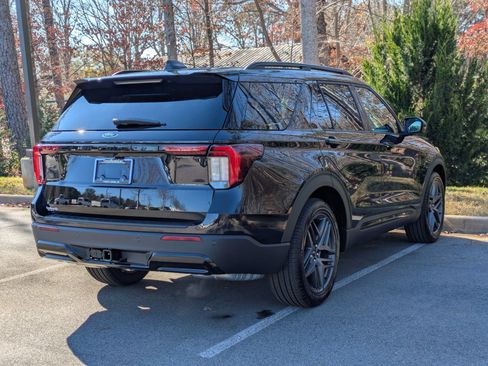 New 2026 Ford Explorer ST-Line w/ ST-Line Street Pack image 3