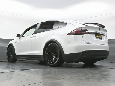 Used 2020 Tesla Model X Long Range image 50
