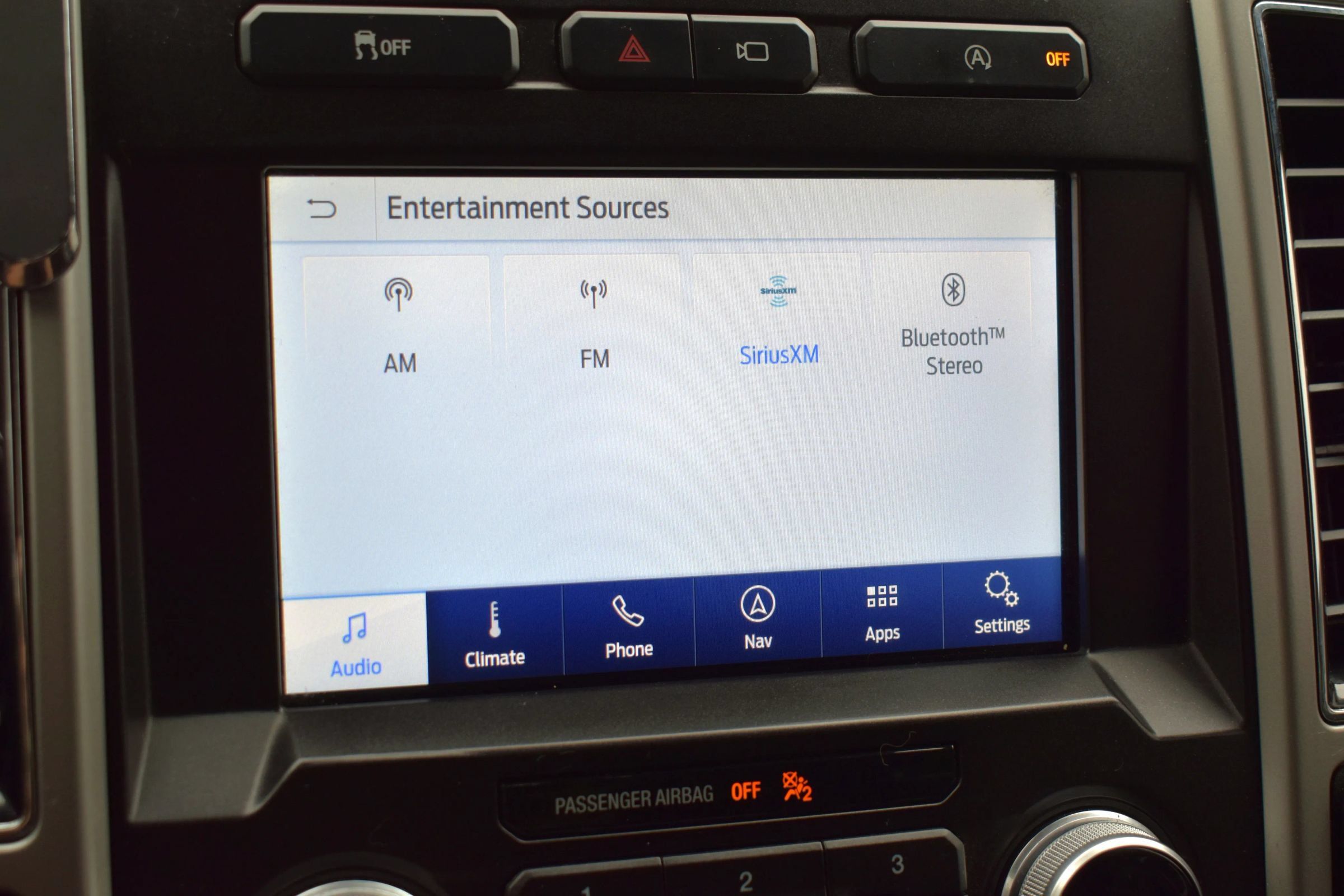 Used 2019 Ford F150 Lariat w/ Equipment Group 502A Luxury AWD/4WD image 23