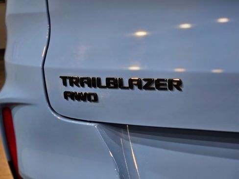 Used 2023 Chevrolet TrailBlazer RS image 36