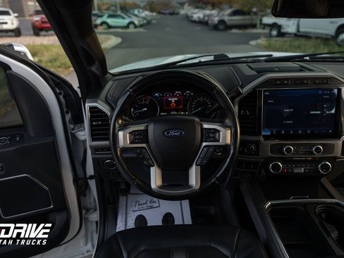 Used 2022 Ford F350 Platinum w/ FX4 Off-Road Package image 27