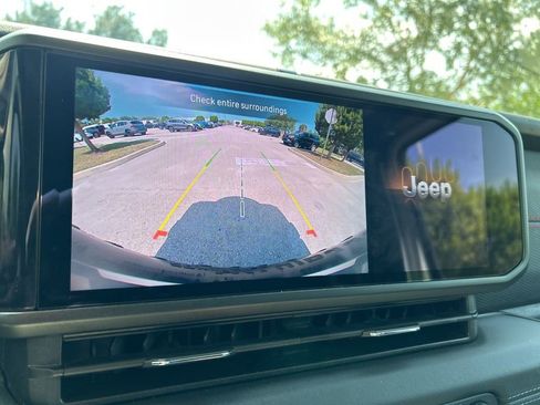 Used 2024 Jeep Wrangler Unlimited Rubicon image 27