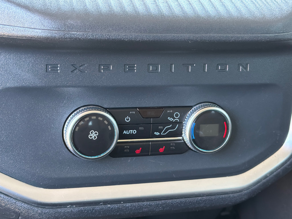 Used 2025 Ford Expedition Max Platinum w/ Driver's Package AWD/4WD image 24