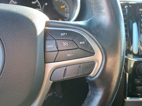 Used 2022 Jeep Grand Cherokee Laredo X image 23