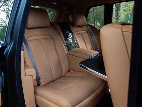 Used 2023 Rolls-Royce Cullinan Black Badge w/ Leather Finishing Pack image 57