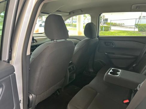 Used 2024 Nissan Rogue S FWD image 34