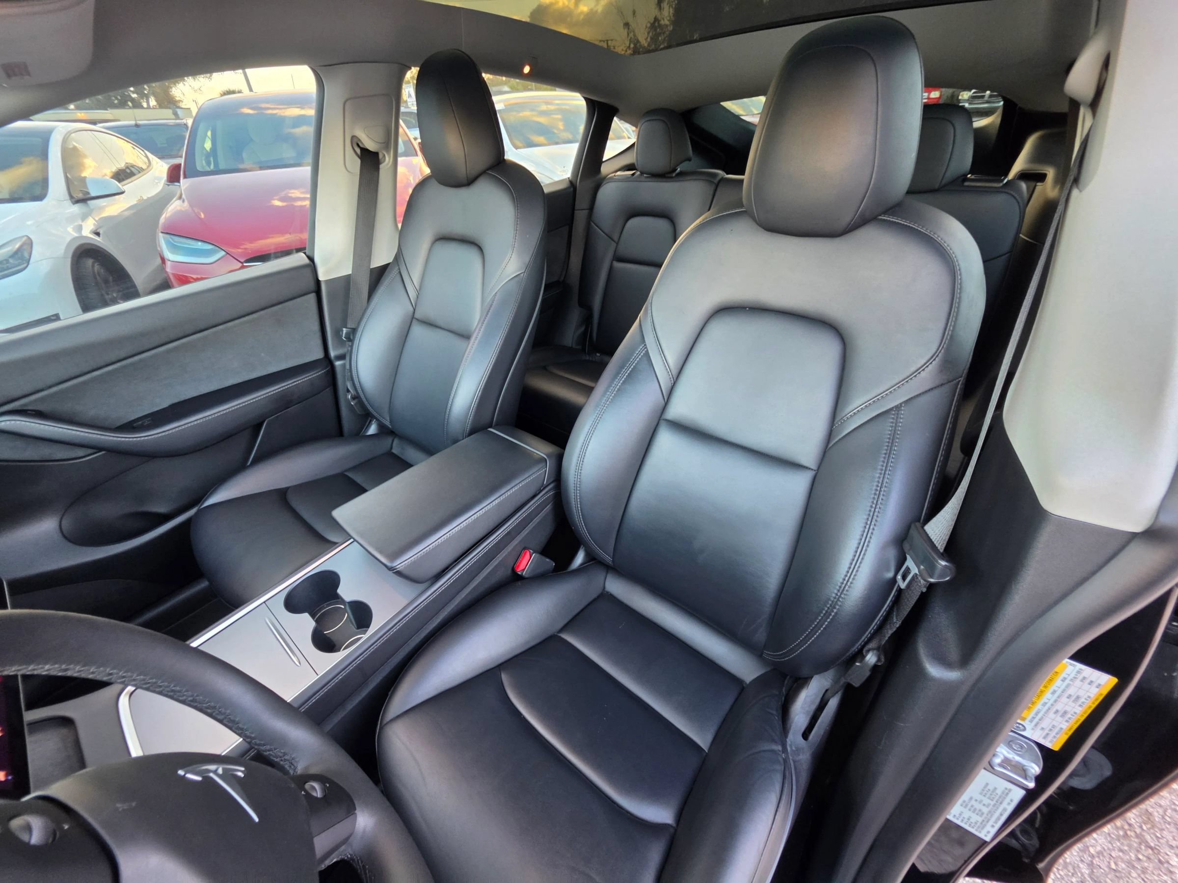 Used 2022 Tesla Model Y Performance AWD/4WD image 9