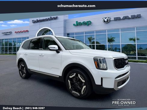 Used 2023 Kia Telluride EX w/ EX Captain's Chair Package AWD/4WD image 1