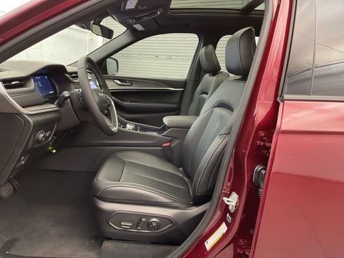 New 2025 Jeep Grand Cherokee L Limited w/ Black Appearance Package image 16