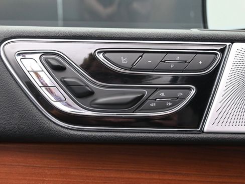 Used 2020 Lincoln Navigator Reserve w/ Equipment Group 208A Reserve image 10