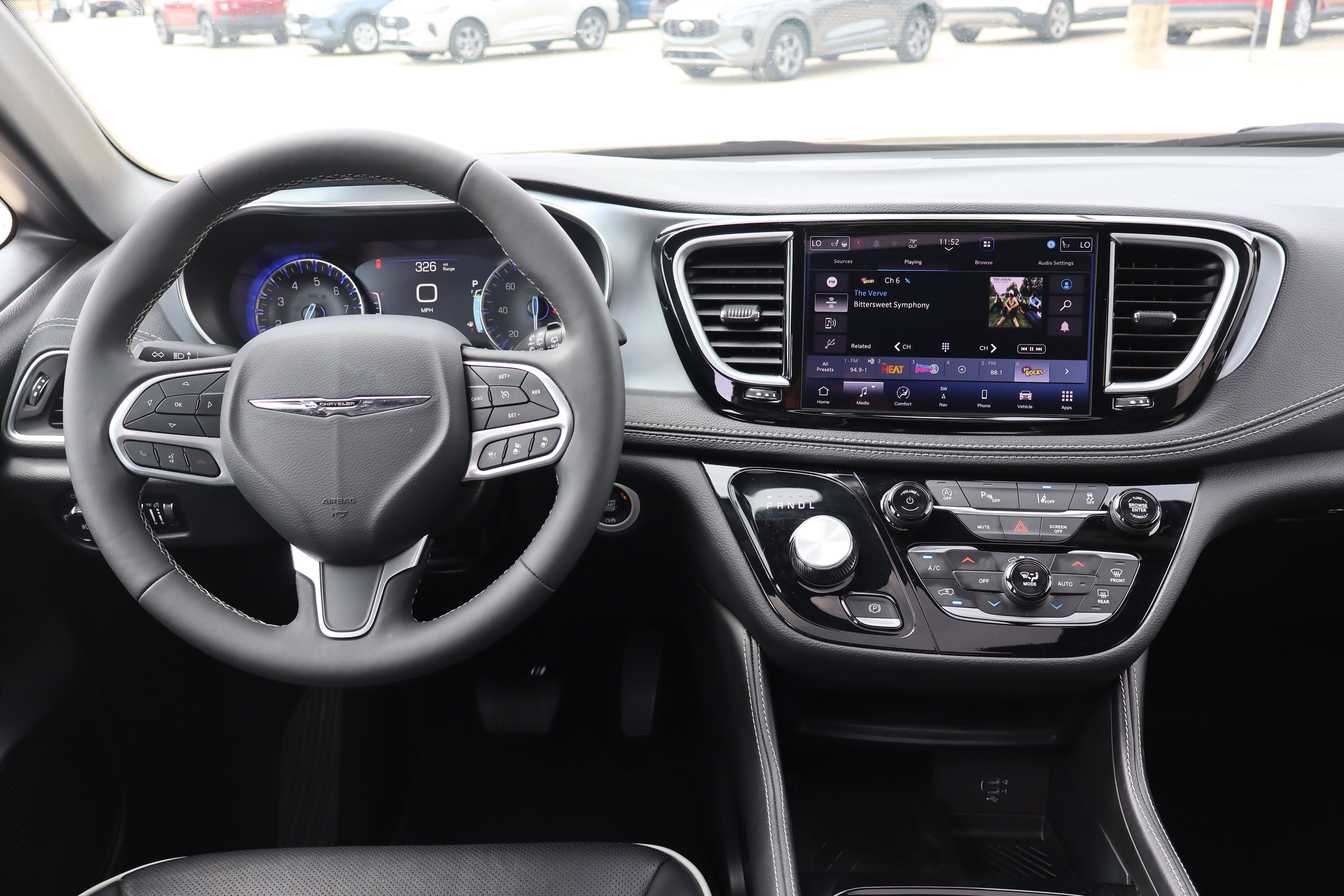 Used 2026 Chrysler Pacifica Limited FWD image 16