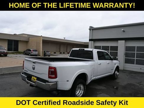 Used 2022 RAM 3500 Laramie RWD image 17