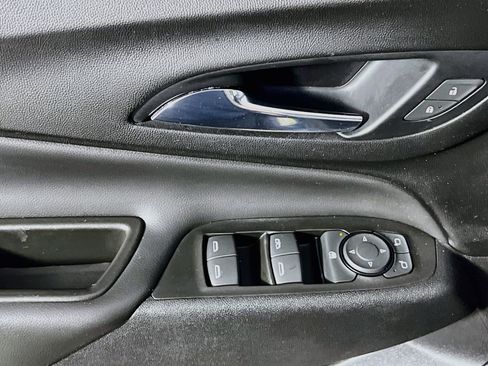 Used 2020 Chevrolet Equinox LT FWD image 17