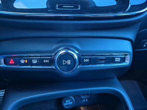 Used 2020 Volvo XC40 T5 R-Design image 26