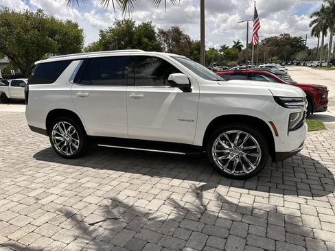 Used 2025 Chevrolet Tahoe LS AWD/4WD image 15