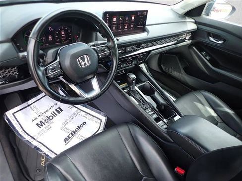 Used 2024 Honda Accord Touring image 9