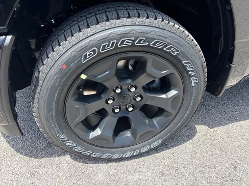 New 2026 RAM 1500 Express AWD/4WD image 31