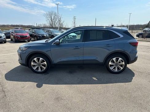Used 2025 Ford Escape Platinum AWD/4WD image 3