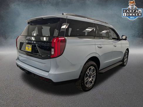 Used 2025 Ford Expedition Active AWD/4WD image 4