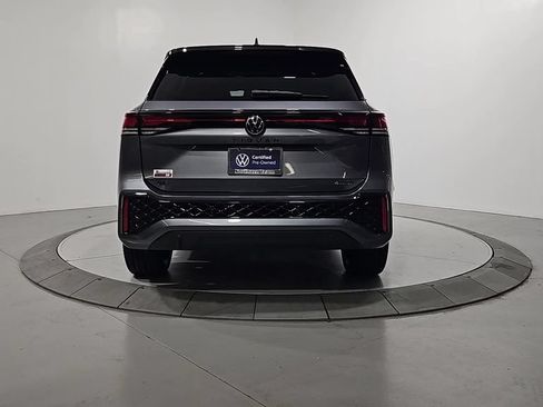 Certified 2025 Volkswagen Tiguan SE R-Line AWD/4WD image 4
