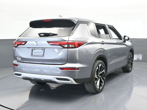 Used 2022 Mitsubishi Outlander SE image 5