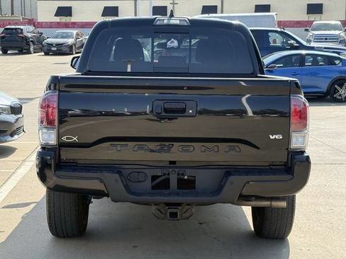 Used 2022 Toyota Tacoma TRD Sport w/ Technology Package AWD/4WD image 5