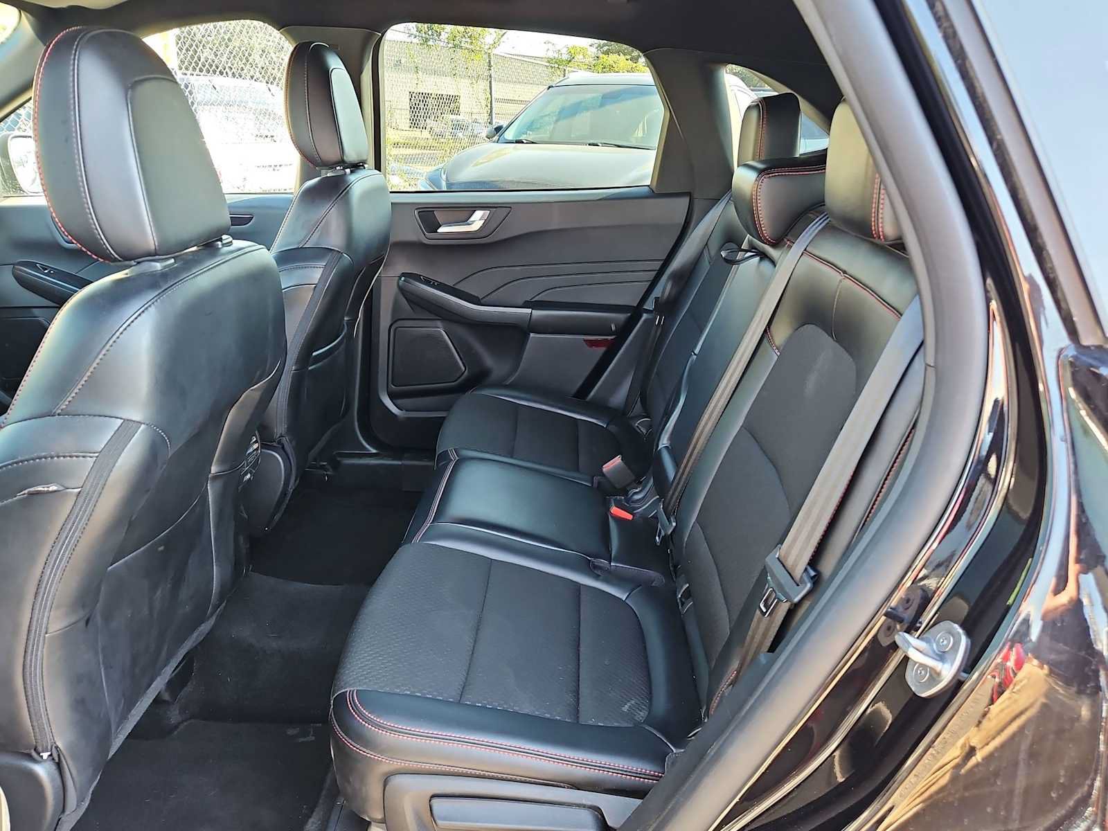 Used 2025 Ford Escape ST-Line FWD image 12