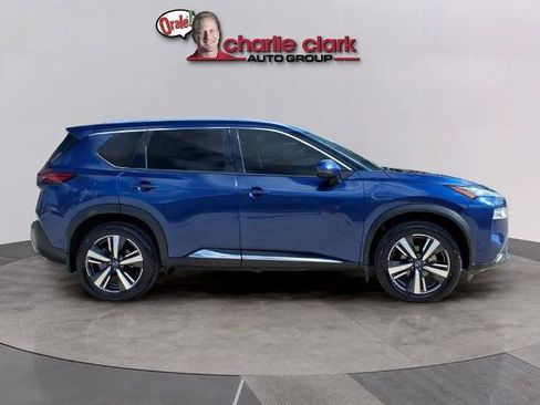 Certified 2023 Nissan Rogue SL w/ SL Premium Package FWD image 6