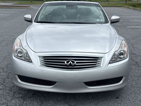 Used 2010 INFINITI G37 Convertible w/ Premium Pkg RWD image 2