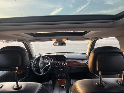 Used 2015 Mercedes-Benz GLK 350 4MATIC image 2