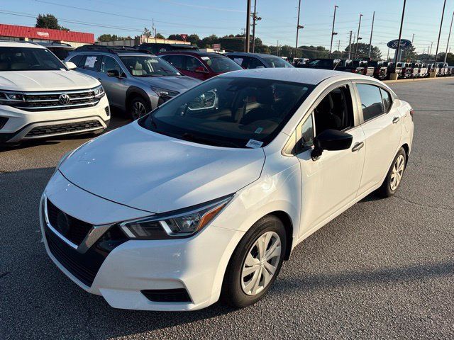 Used 2021 Nissan Versa S FWD image 2