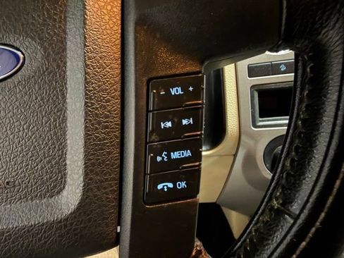 Used 2016 Ford Expedition XLT AWD/4WD image 34