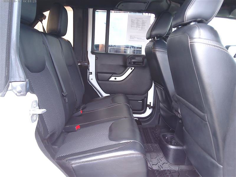 Used 2015 Jeep Wrangler Unlimited Sahara AWD/4WD image 7